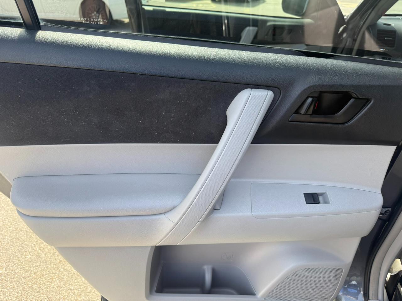 Toyota Highlander 4WD 4dr Base (Natl) 2008