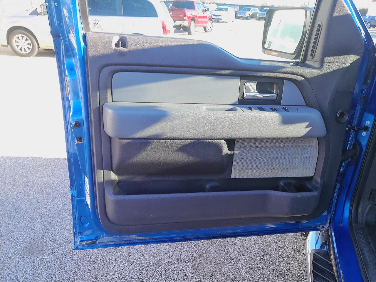 Ford F-150 4WD SuperCrew 145" King Ranch 2014