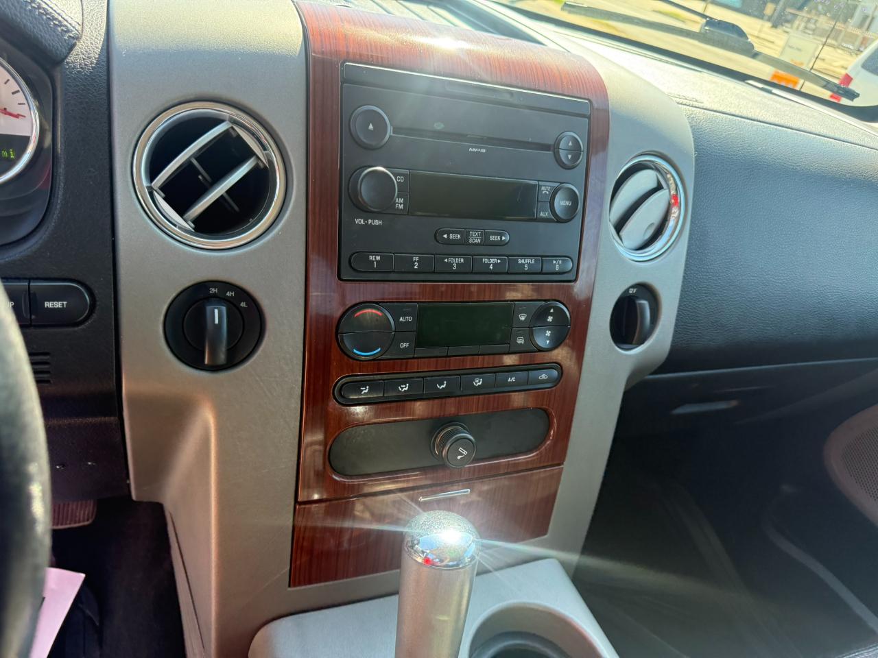 Ford F-150 4WD SuperCab 133" Lariat 2007