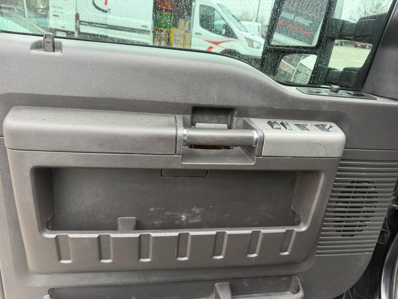 Ford Super Duty F-250 SRW 4WD Crew Cab 156" King Ranch 2011