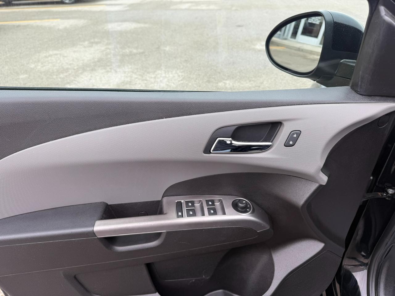 Chevrolet Sonic 4dr Sdn Auto Premier 2017