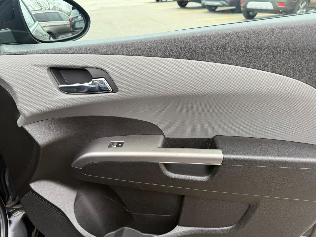 Chevrolet Sonic 4dr Sdn Auto Premier 2017