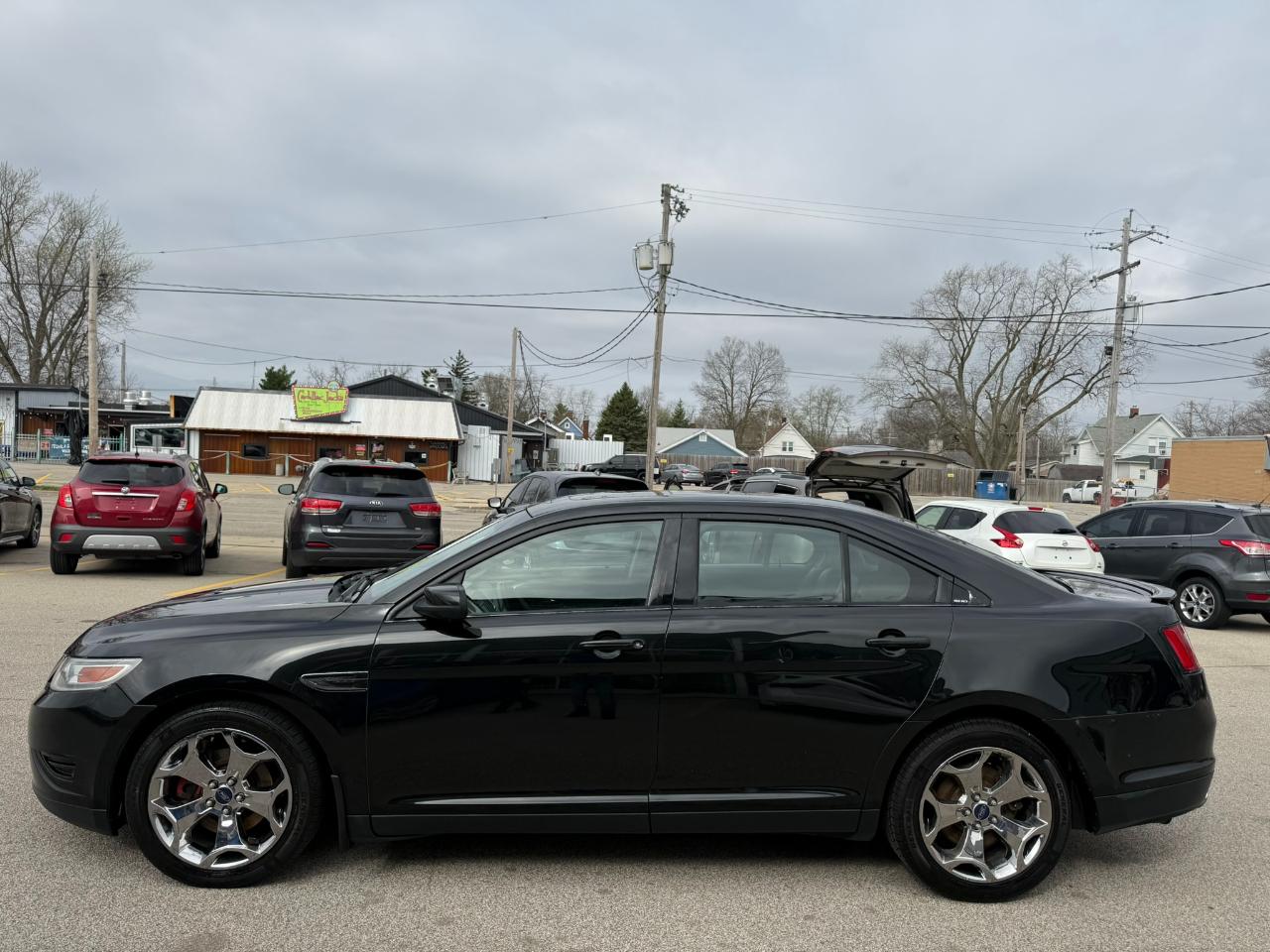 Ford Taurus 4dr Sdn SHO AWD 2011