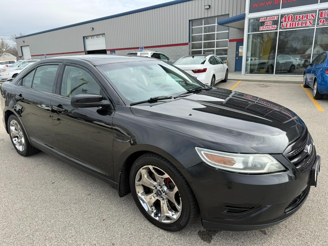 Ford Taurus 4dr Sdn SHO AWD 2011