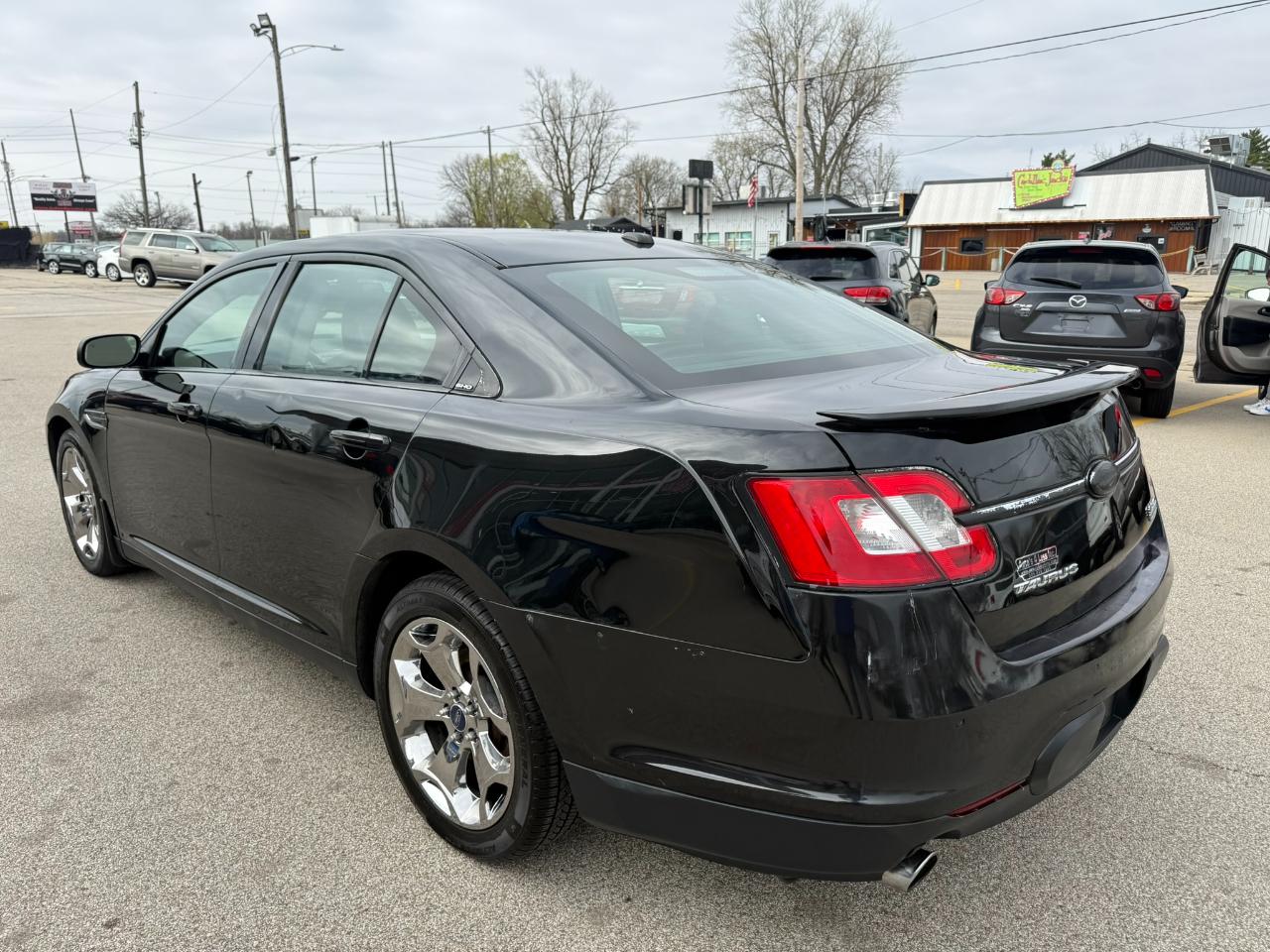 Ford Taurus 4dr Sdn SHO AWD 2011