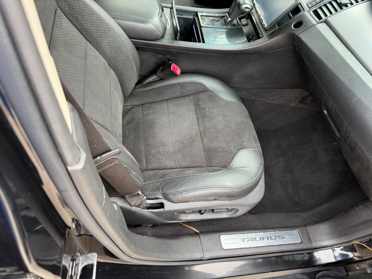 Ford Taurus 4dr Sdn SHO AWD 2011