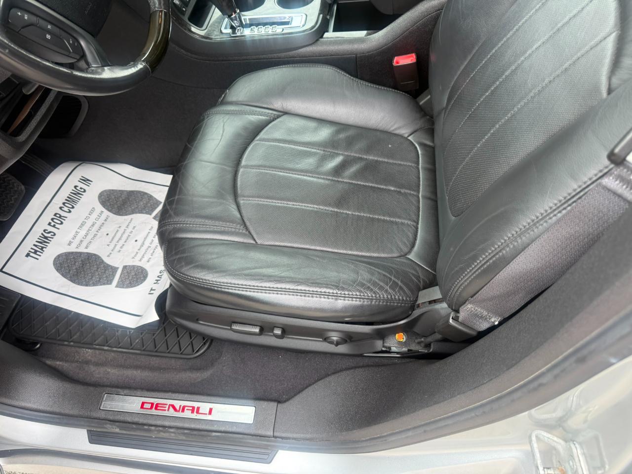 GMC Acadia AWD 4dr Denali 2011