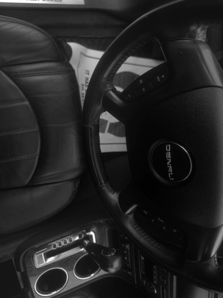 GMC Acadia AWD 4dr Denali 2011