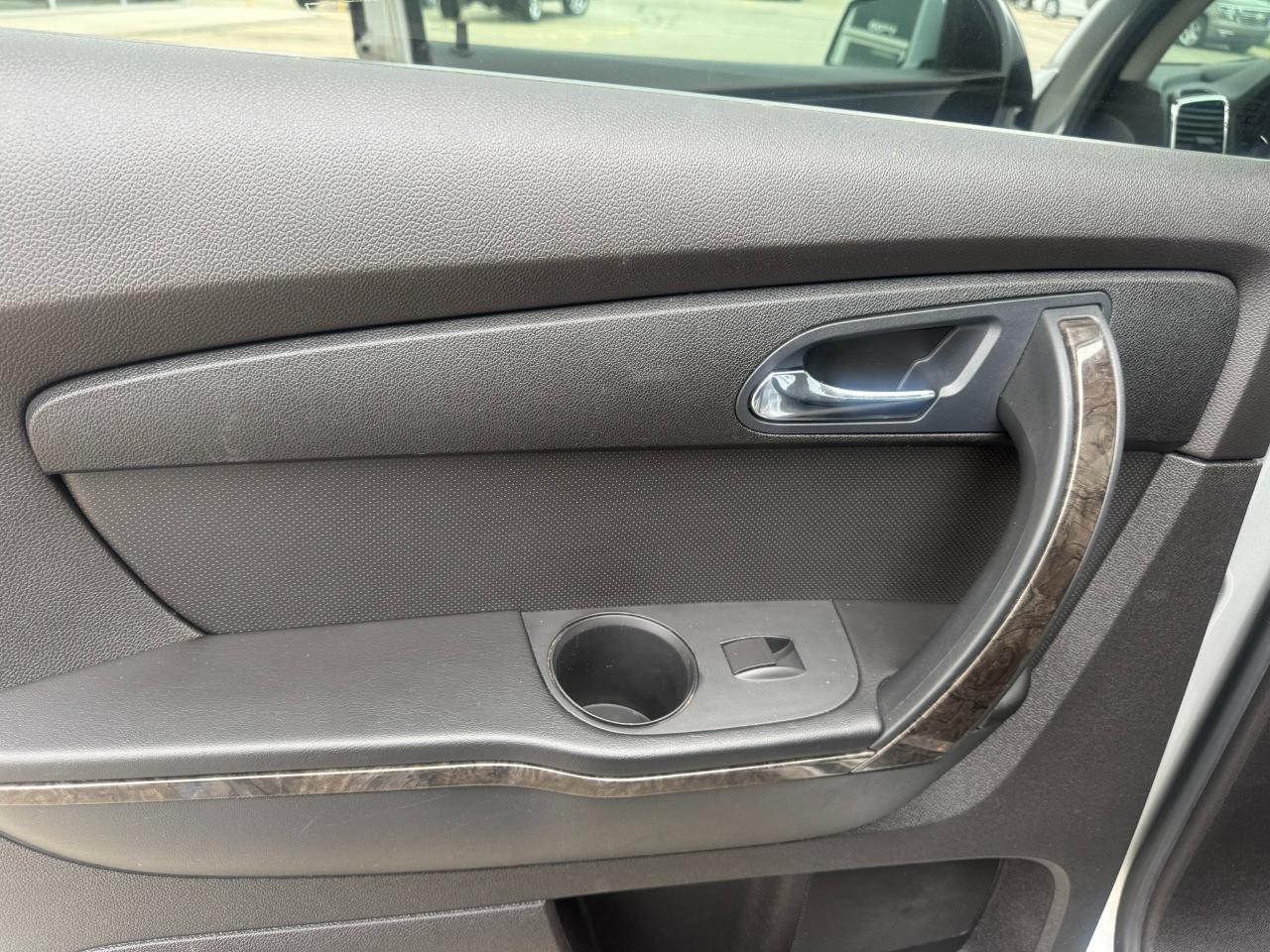 GMC Acadia AWD 4dr Denali 2011