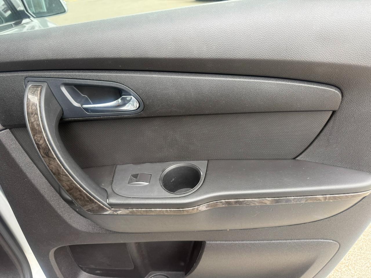 GMC Acadia AWD 4dr Denali 2011