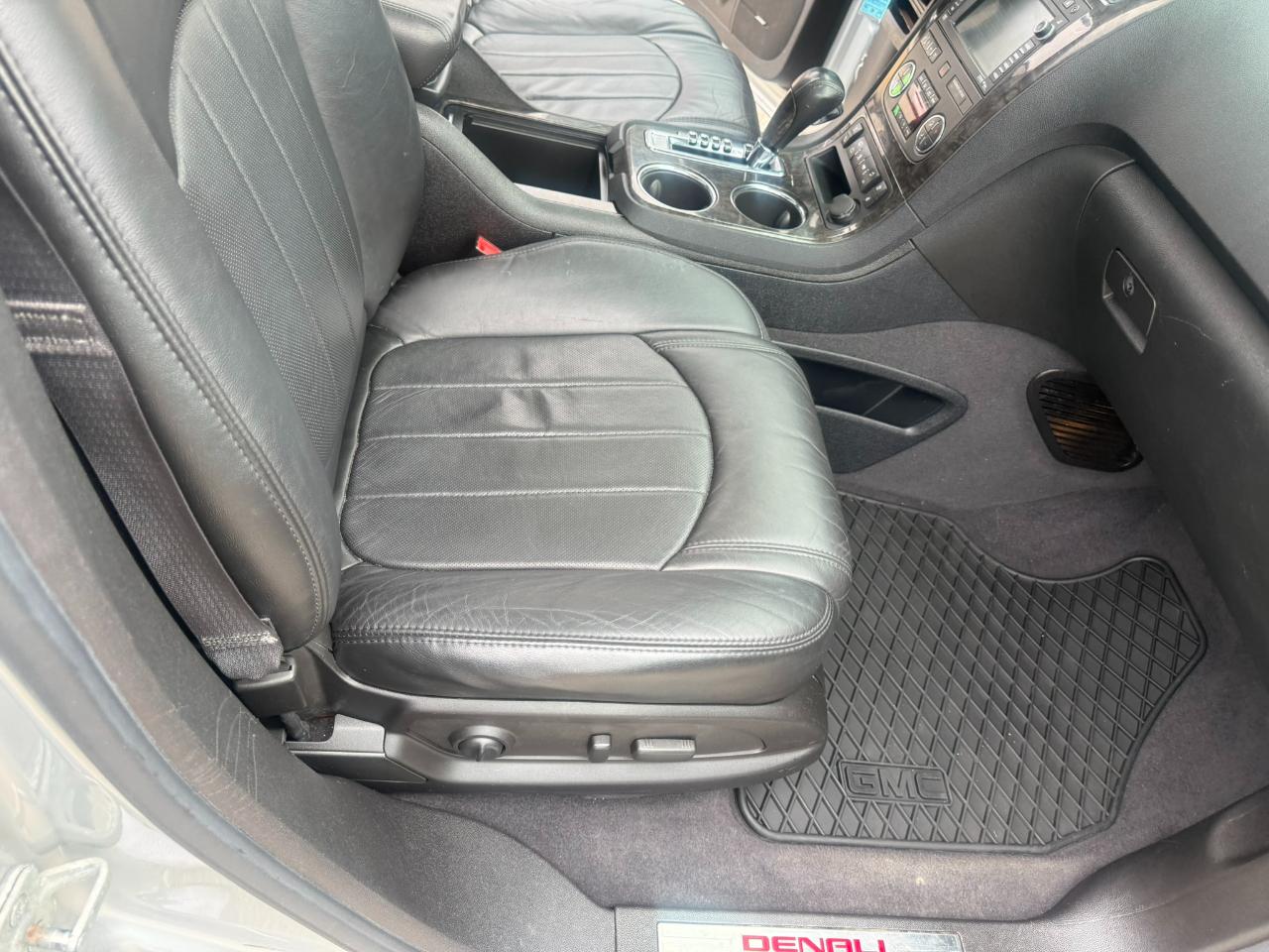 GMC Acadia AWD 4dr Denali 2011