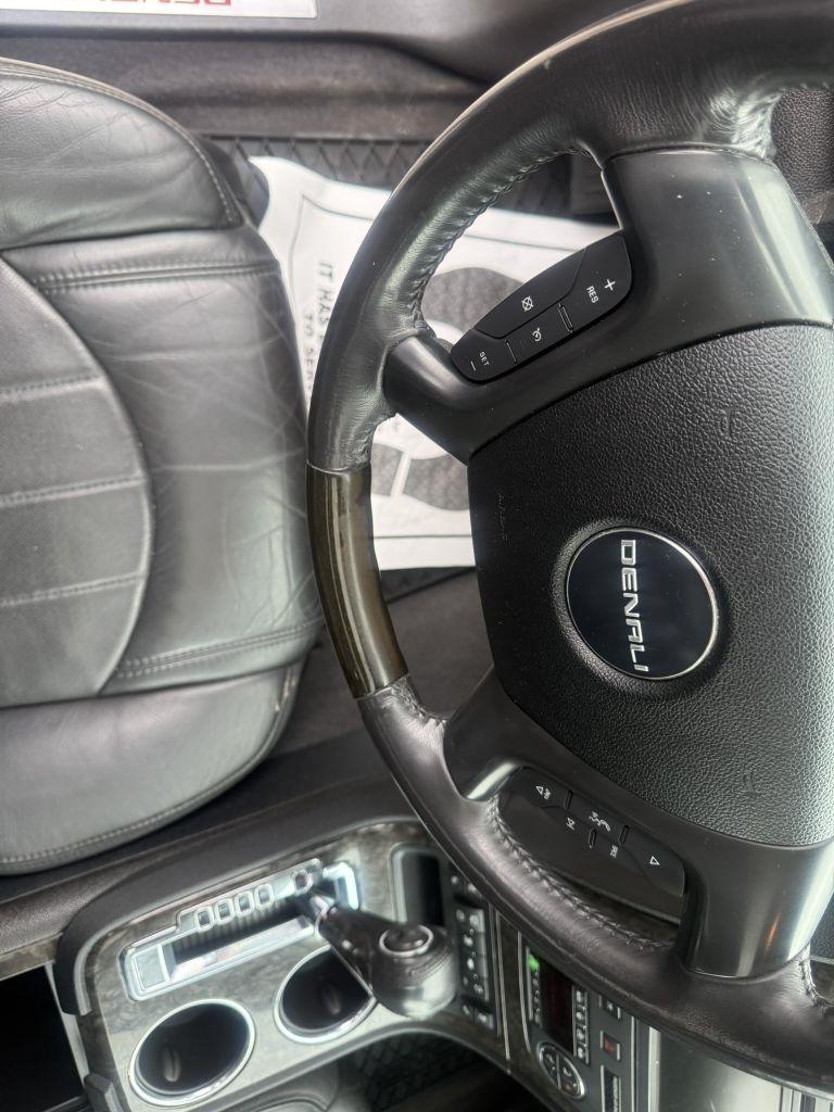 GMC Acadia AWD 4dr Denali 2011