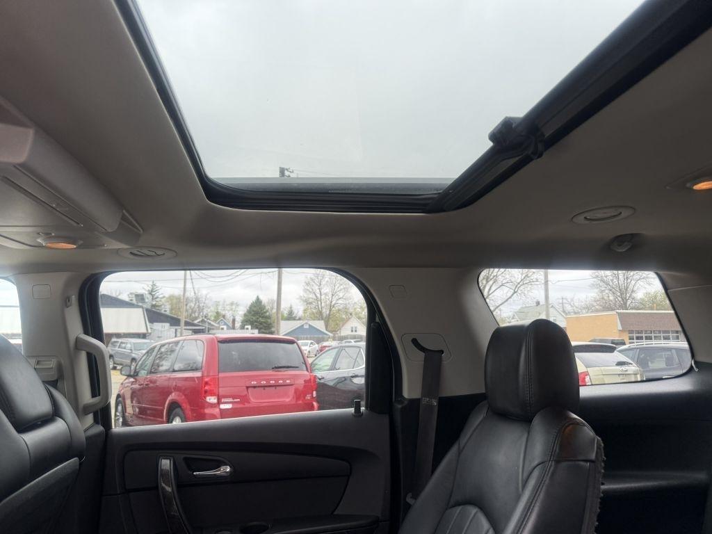 GMC Acadia AWD 4dr Denali 2011