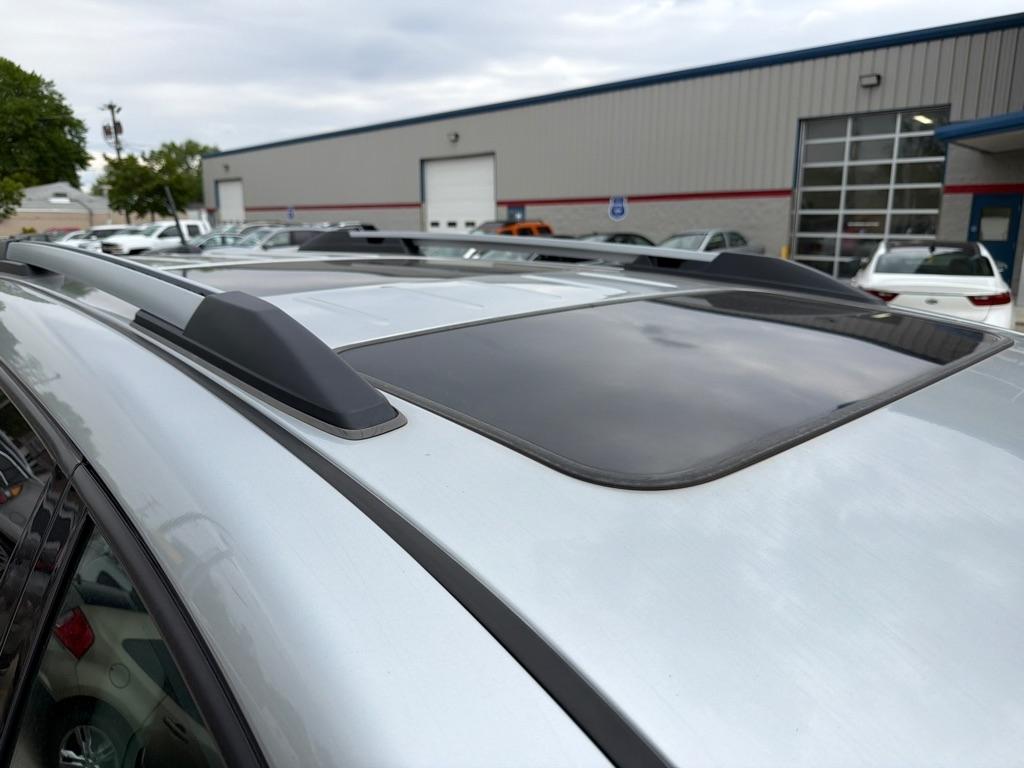 GMC Acadia AWD 4dr Denali 2011