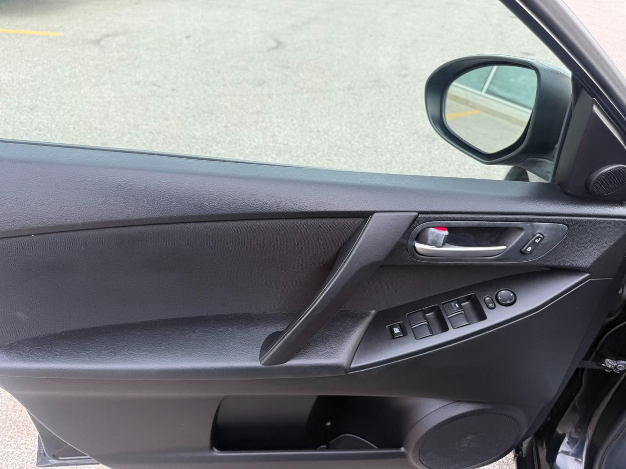 Mazda MAZDA3 4dr Sdn i Auto 2013