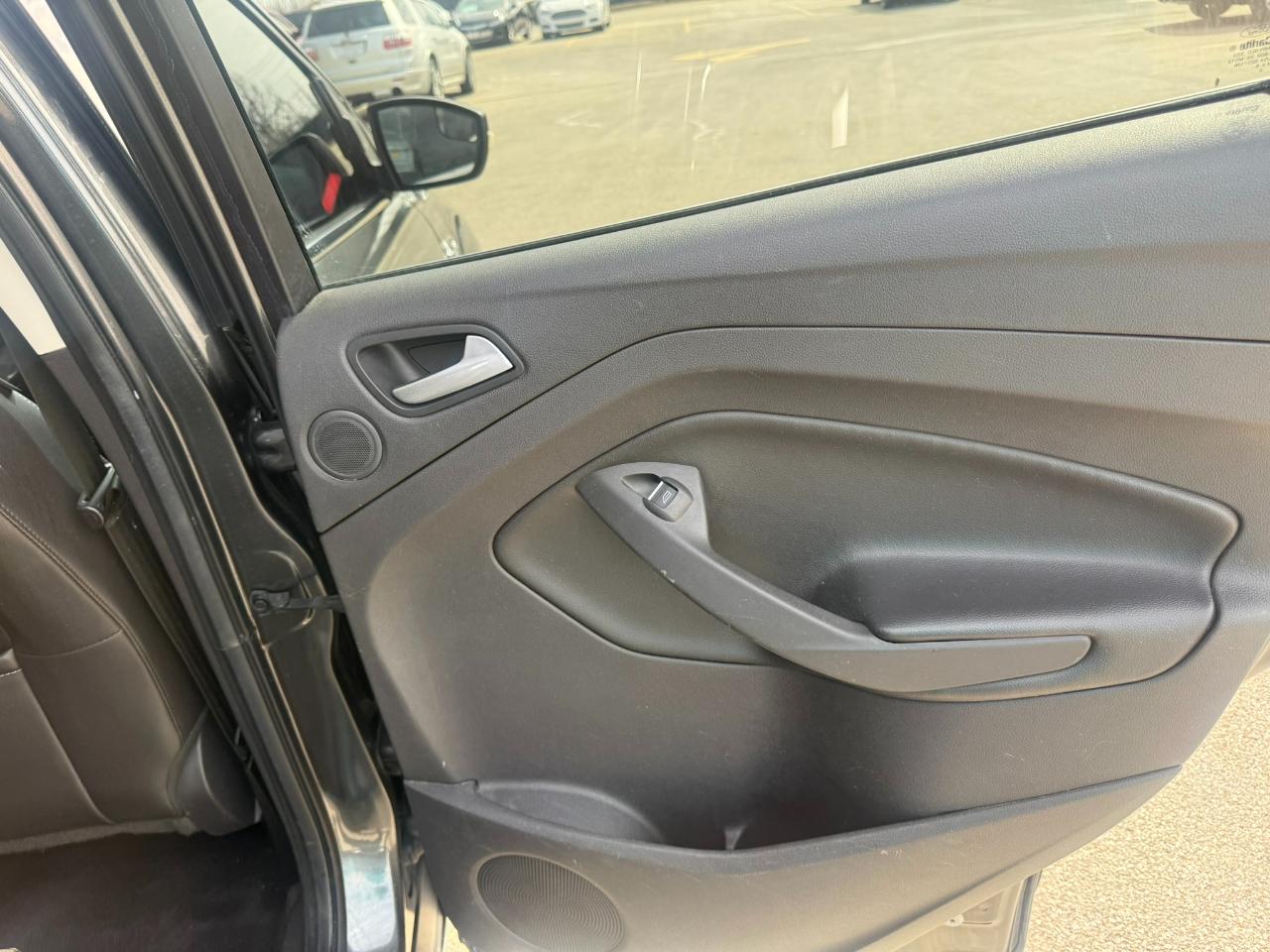 Ford Escape 4WD 4dr Titanium 2015