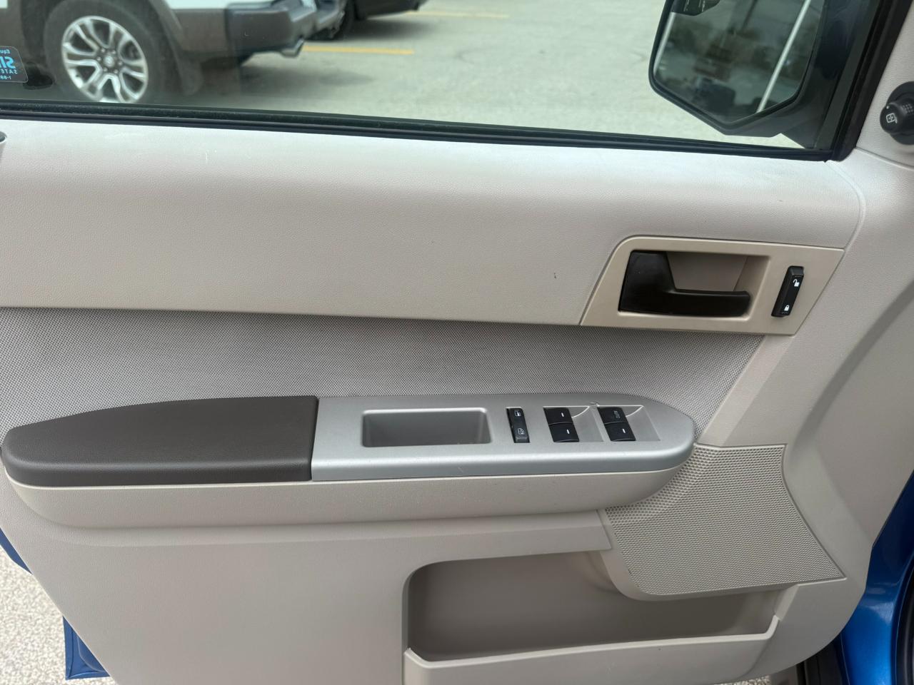 Ford Escape FWD 4dr XLT 2012