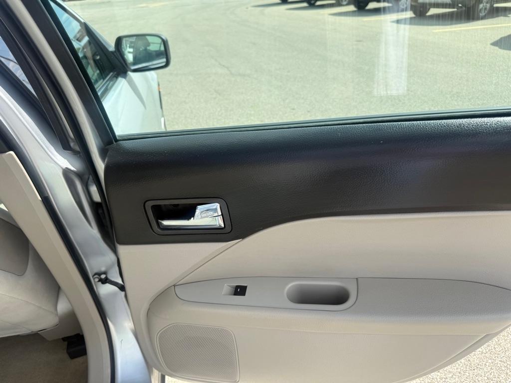 Ford Fusion 4dr Sdn I4 S FWD 2009