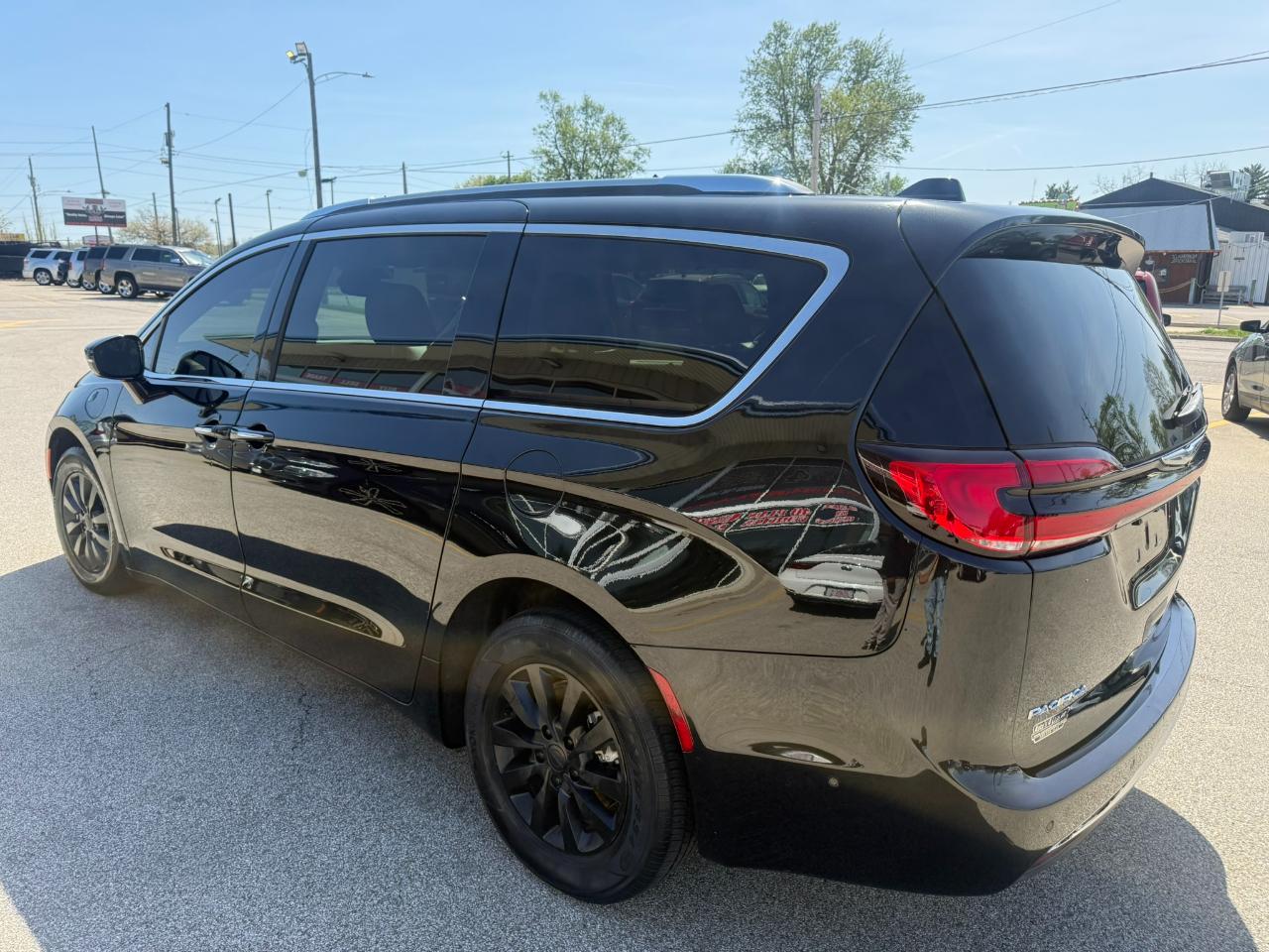 Chrysler Pacifica Hybrid Touring L FWD 2021