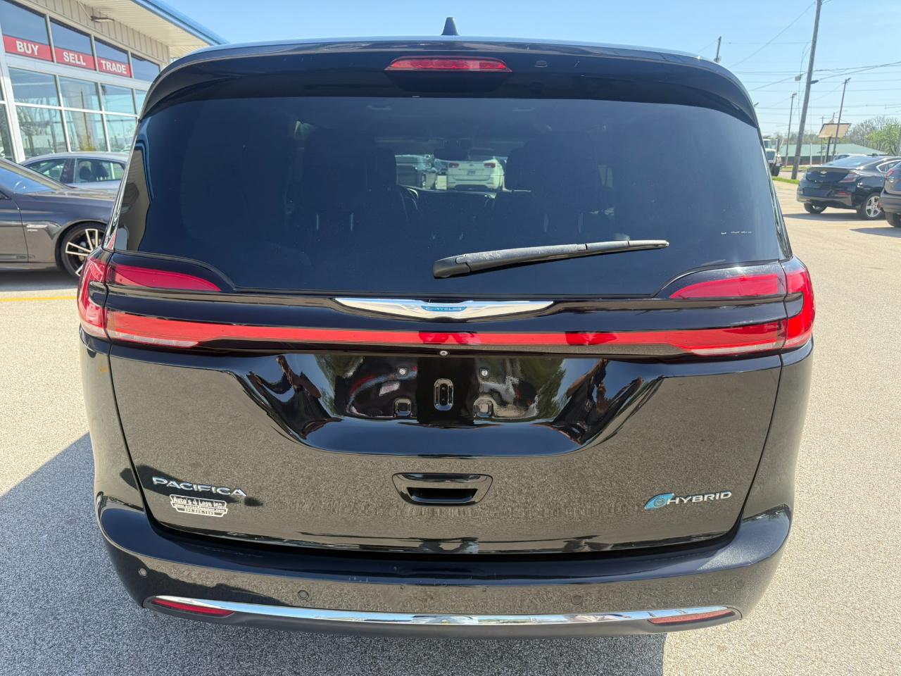 Chrysler Pacifica Hybrid Touring L FWD 2021