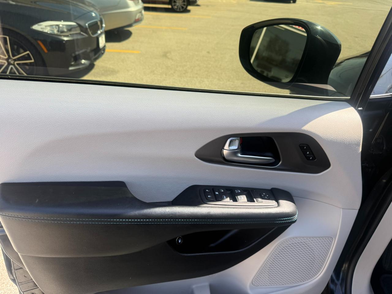 Chrysler Pacifica Hybrid Touring L FWD 2021