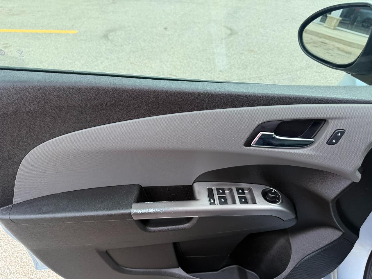 Chevrolet Sonic 4dr Sdn Auto Premier 2017