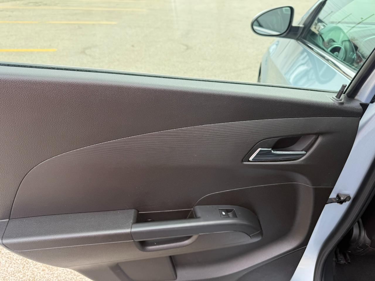 Chevrolet Sonic 4dr Sdn Auto Premier 2017