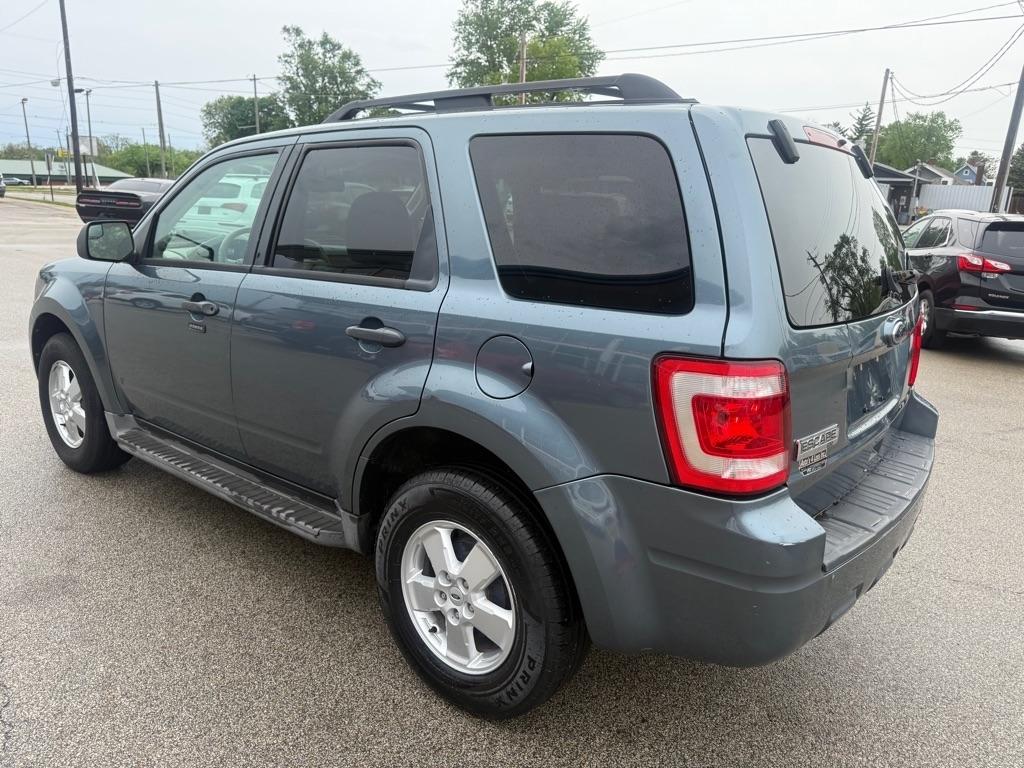 Ford Escape FWD 4dr XLT 2010
