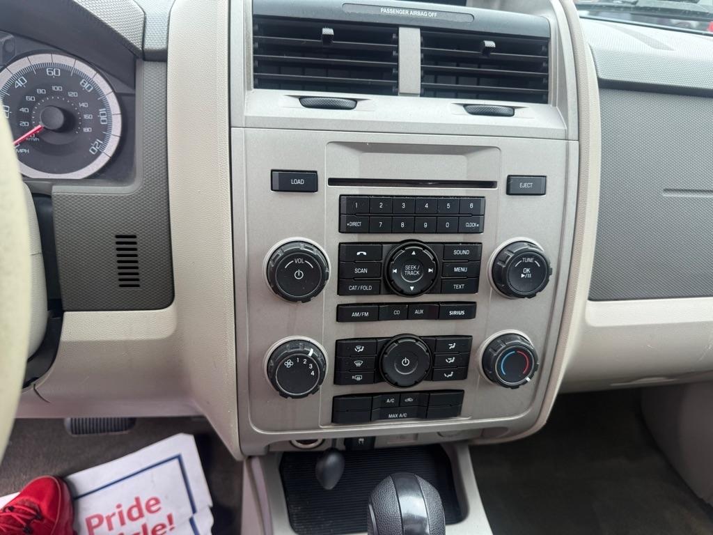 Ford Escape FWD 4dr XLT 2010