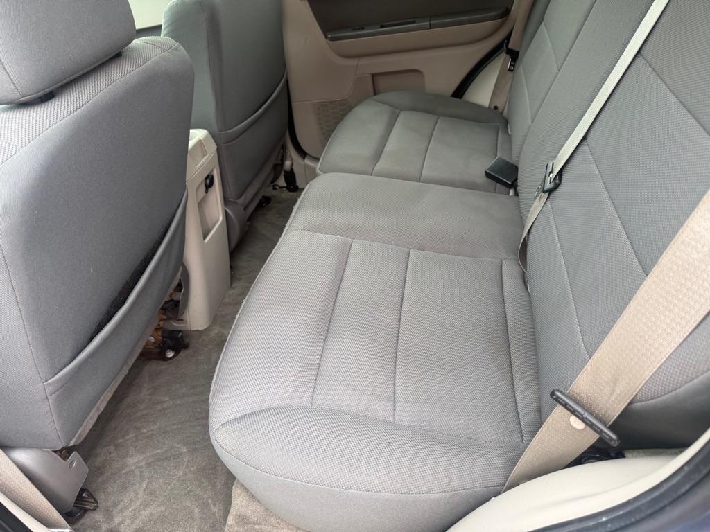 Ford Escape FWD 4dr XLT 2010