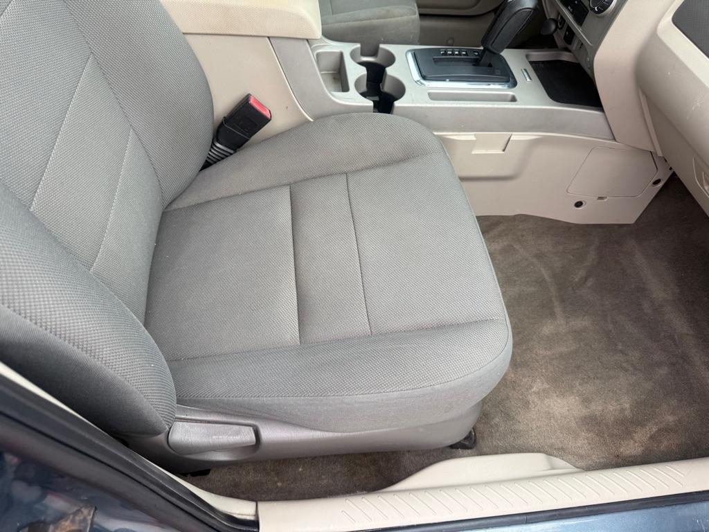 Ford Escape FWD 4dr XLT 2010