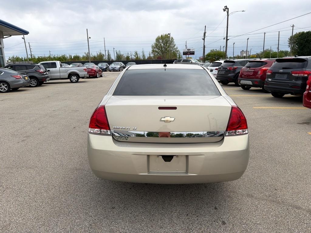 Chevrolet Impala 4dr Sdn LT 2010