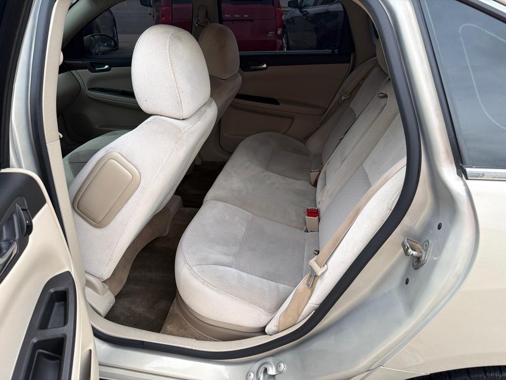 Chevrolet Impala 4dr Sdn LT 2010