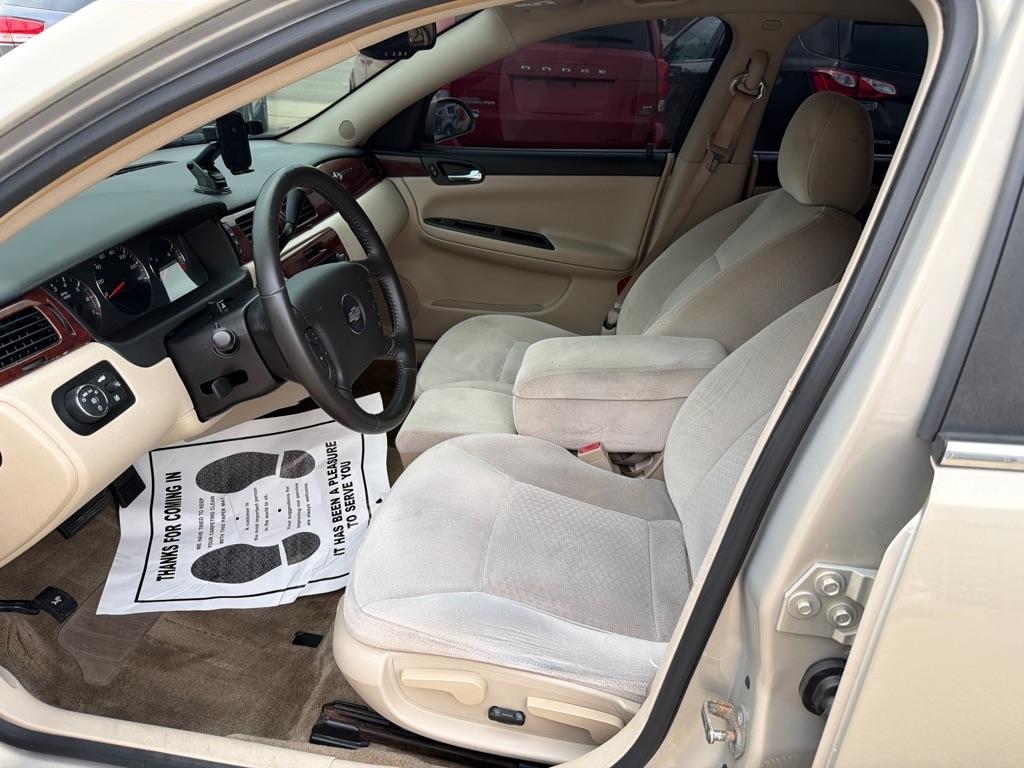 Chevrolet Impala 4dr Sdn LT 2010