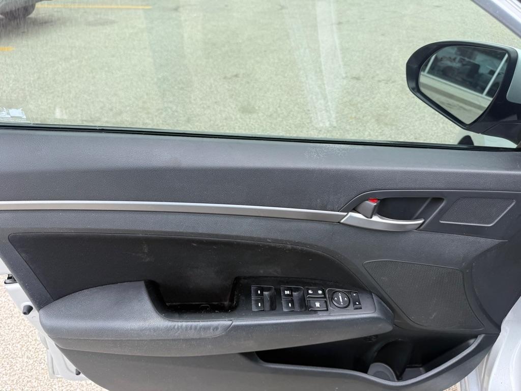 Hyundai Elantra SEL 2.0L Auto (Ulsan) 2018