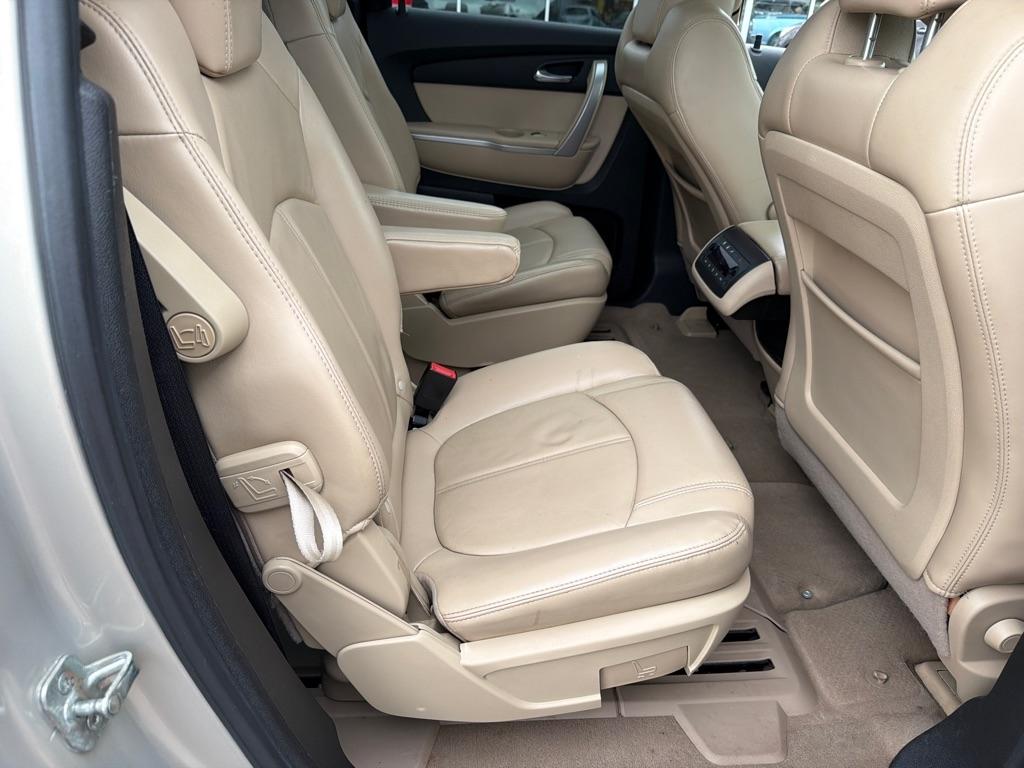 GMC Acadia FWD 4dr SLT1 2010
