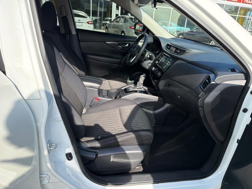 Nissan Rogue FWD 4dr SV 2017