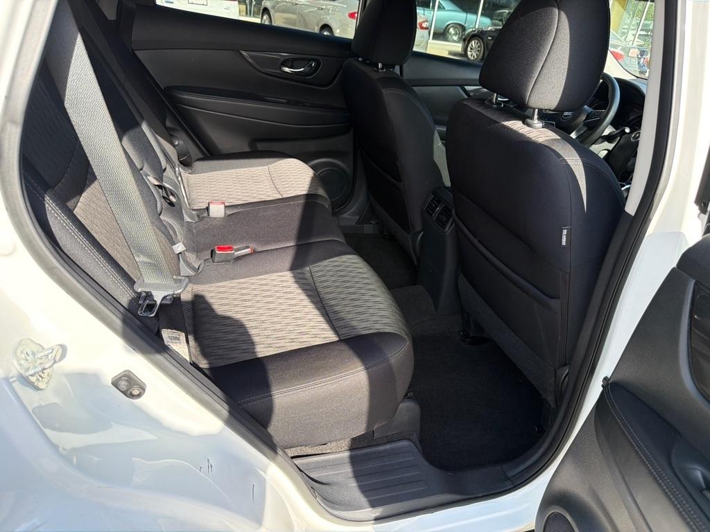 Nissan Rogue FWD 4dr SV 2017