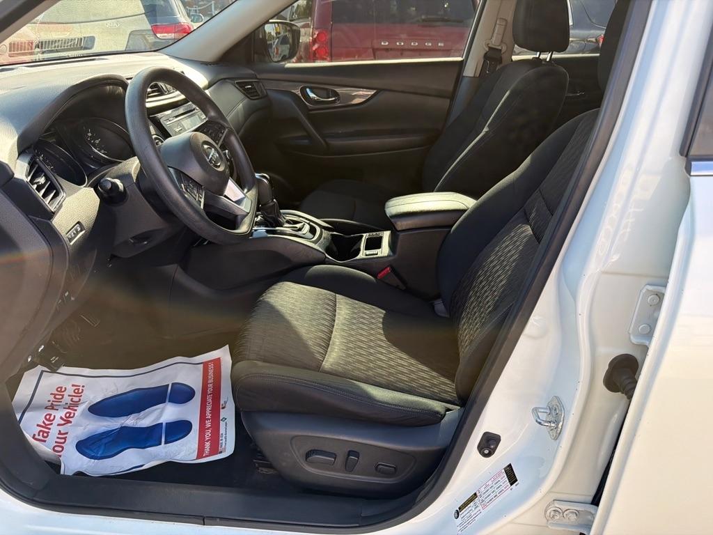 Nissan Rogue FWD 4dr SV 2017
