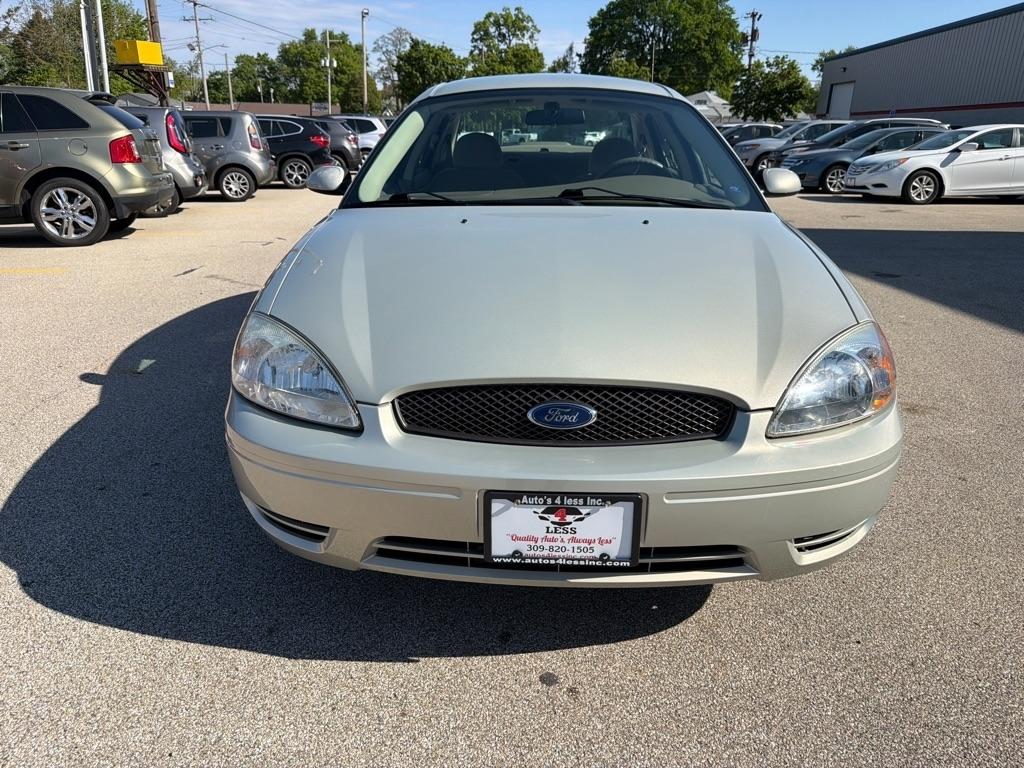 Ford Taurus 4dr Sdn SE 2004
