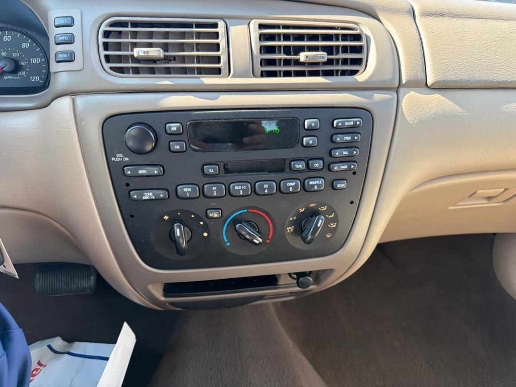 Ford Taurus 4dr Sdn SE 2004