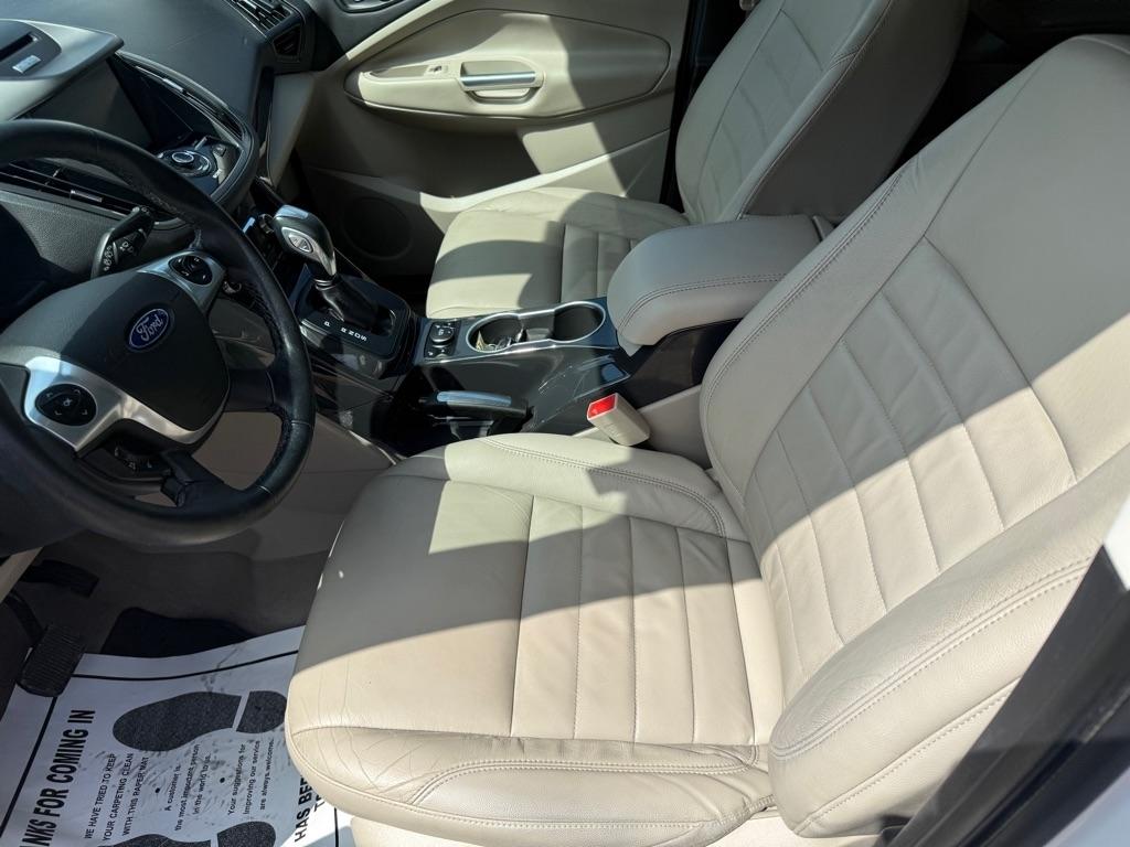 Ford Escape 4WD 4dr Titanium 2015