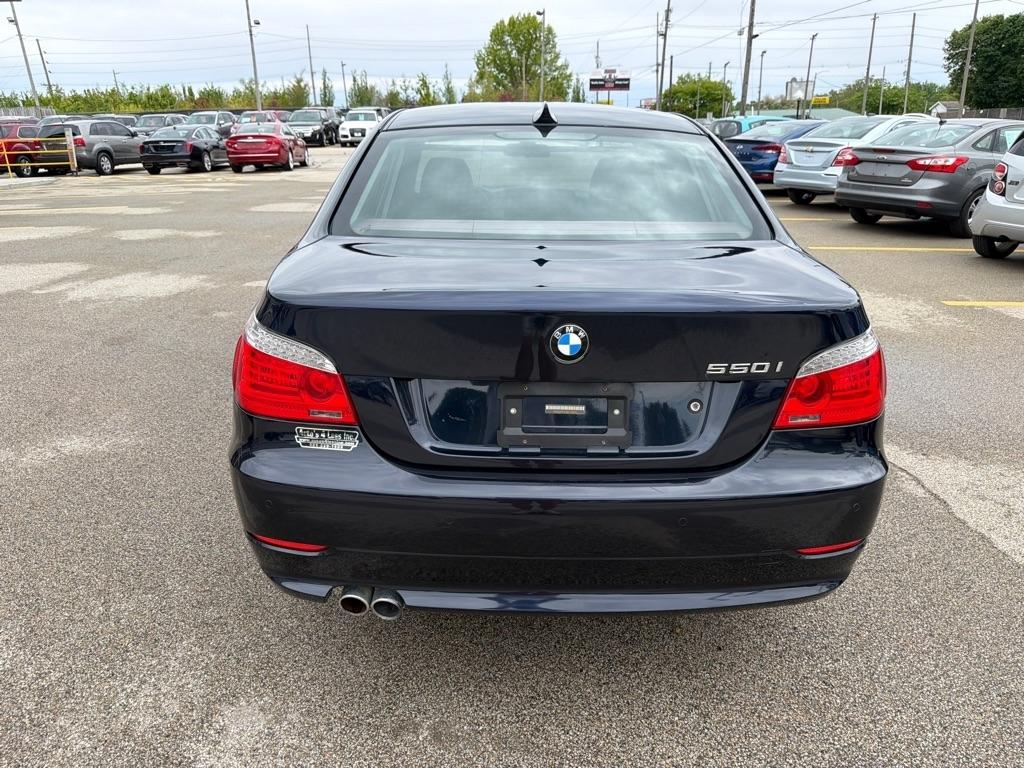 BMW 5 Series 4dr Sdn 550i RWD 2008
