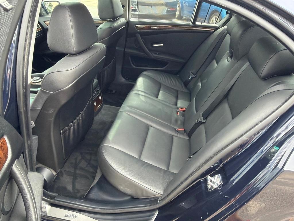 BMW 5 Series 4dr Sdn 550i RWD 2008