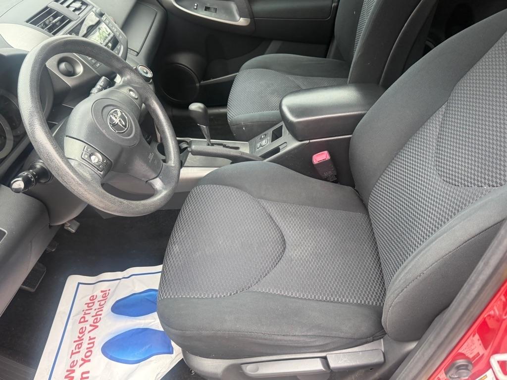 Toyota RAV4 FWD 4dr 4-cyl 4-Spd AT Sport (Natl) 2010