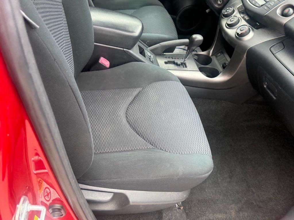 Toyota RAV4 FWD 4dr 4-cyl 4-Spd AT Sport (Natl) 2010