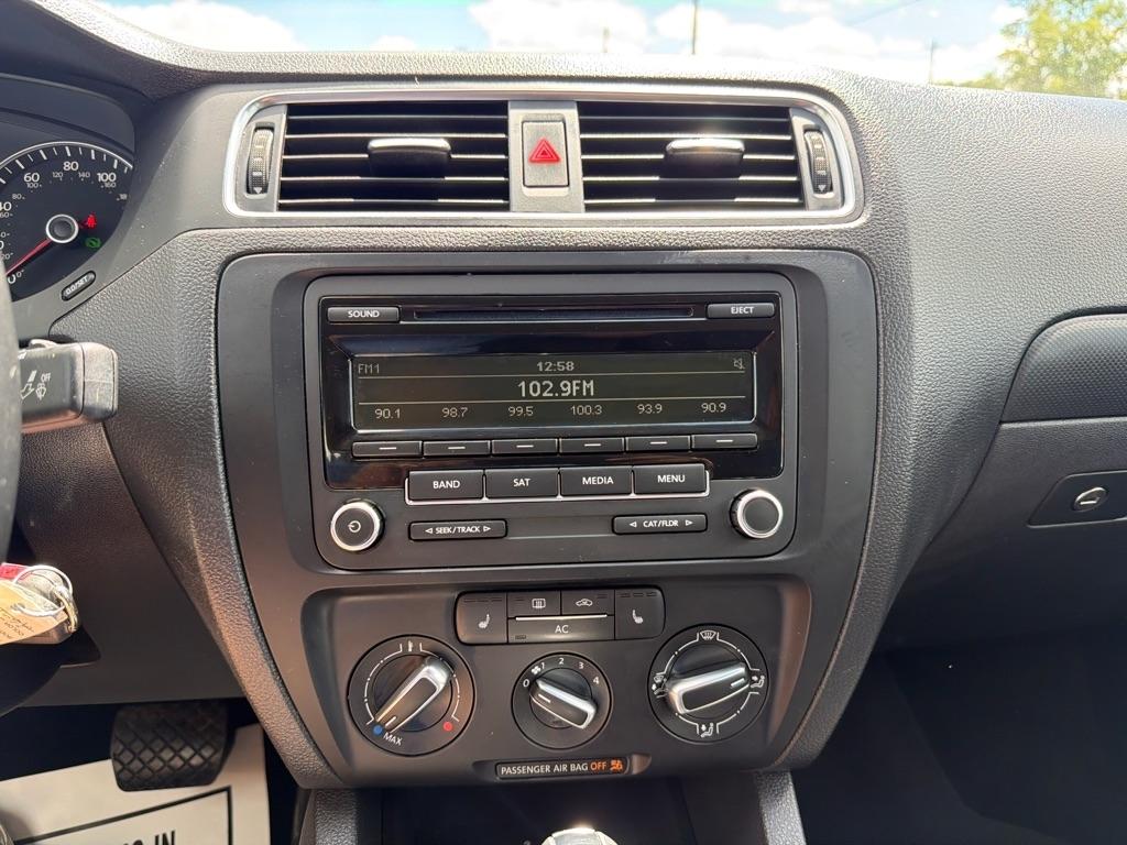 Volkswagen Jetta Sedan 4dr Auto SE 2012