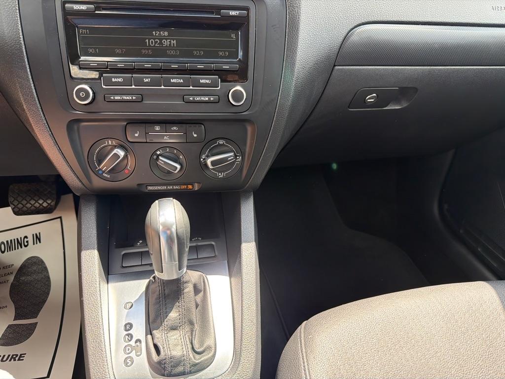 Volkswagen Jetta Sedan 4dr Auto SE 2012