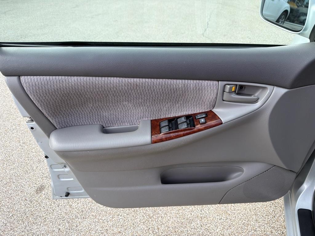 Toyota Corolla 4dr Sdn CE Manual (Natl) 2006