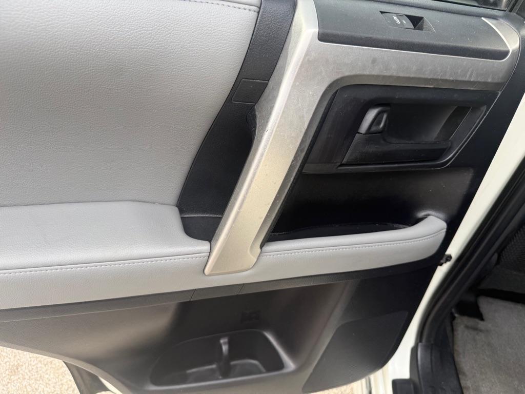 Toyota 4Runner 4WD 4dr V6 Limited (Natl) 2010